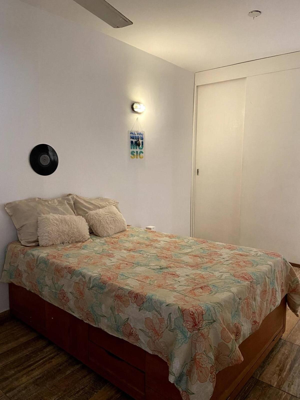 Comfy Near The Airport Habitación en casa particular