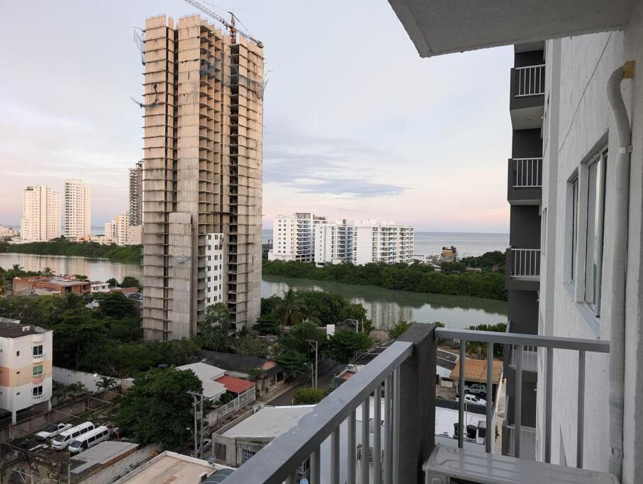 Apartamento Con 3 Y Vista Directa Al Mar *