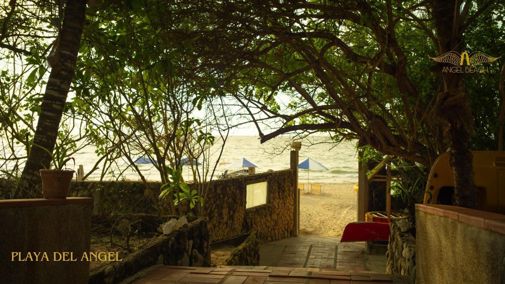 Resort Playa Del Angel Cartagena