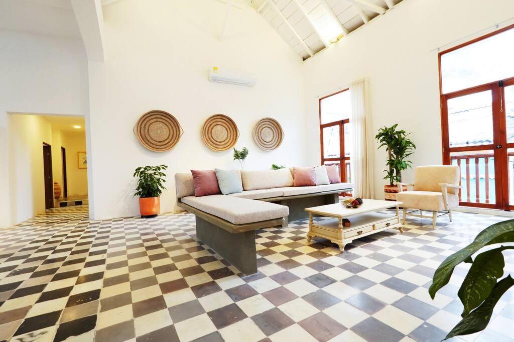 Casa Bruna, Aldaba Selection * Cartagena