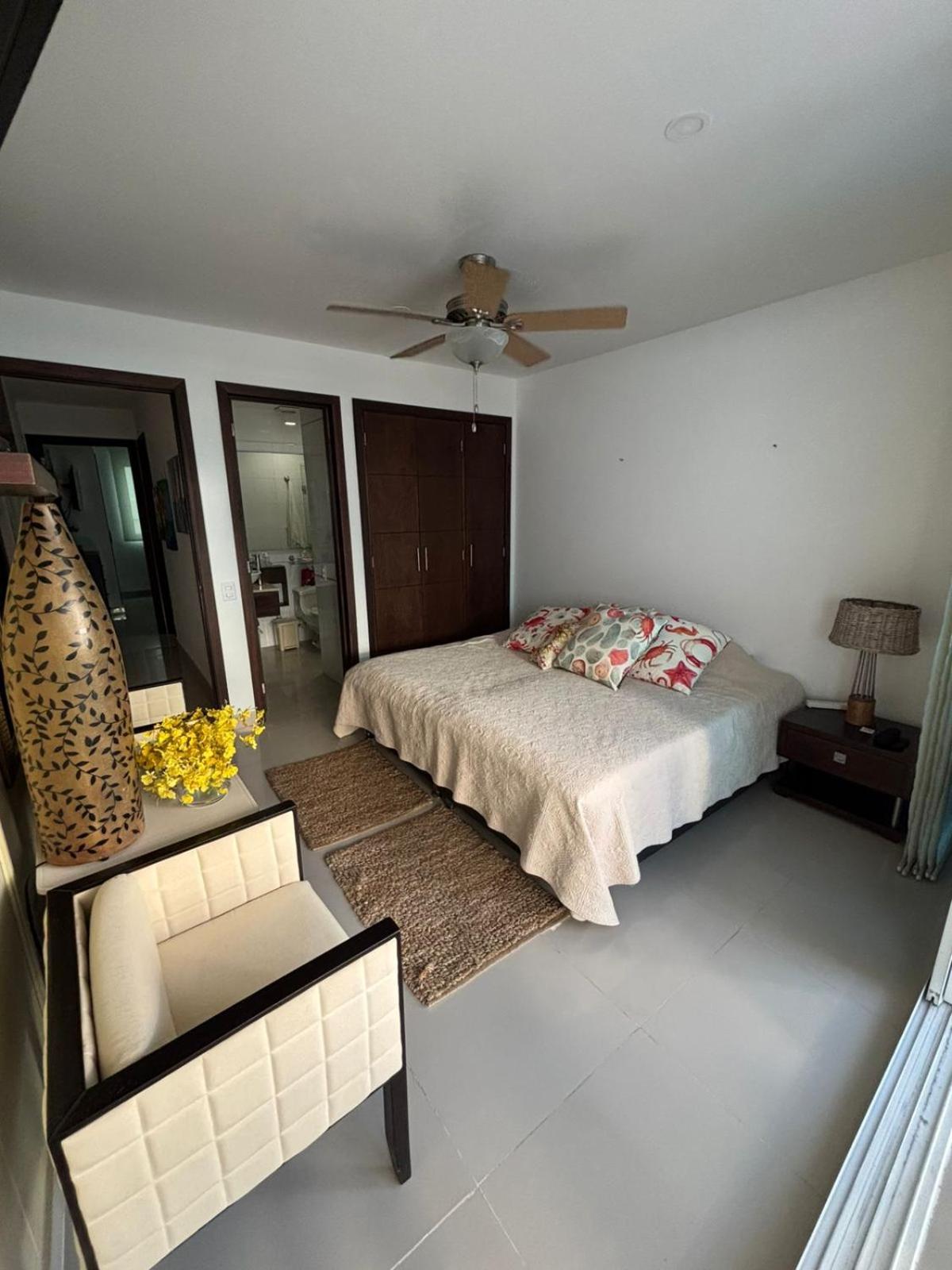 Beachfront Luxury Apartamento *