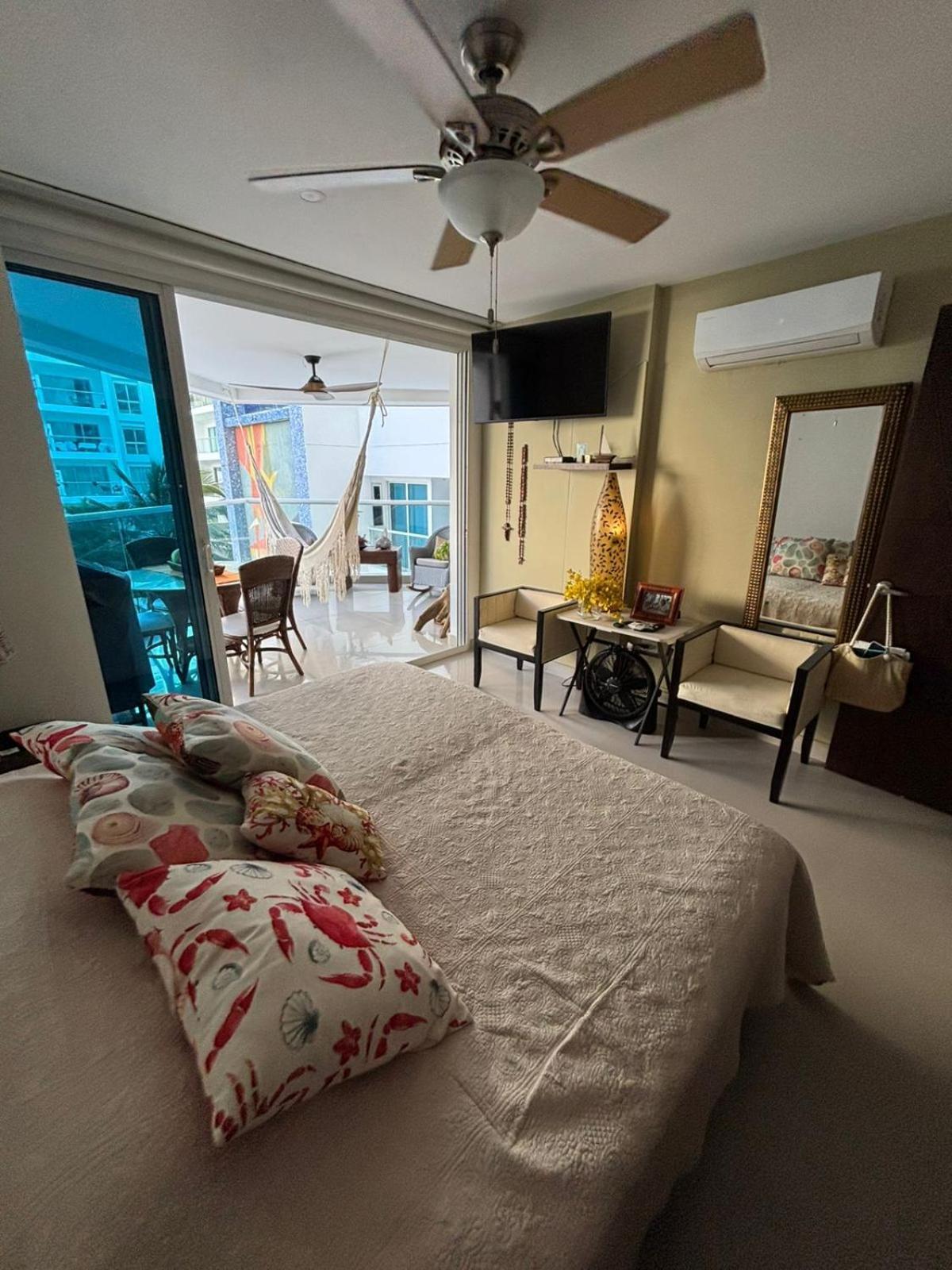 Beachfront Luxury Apartamento