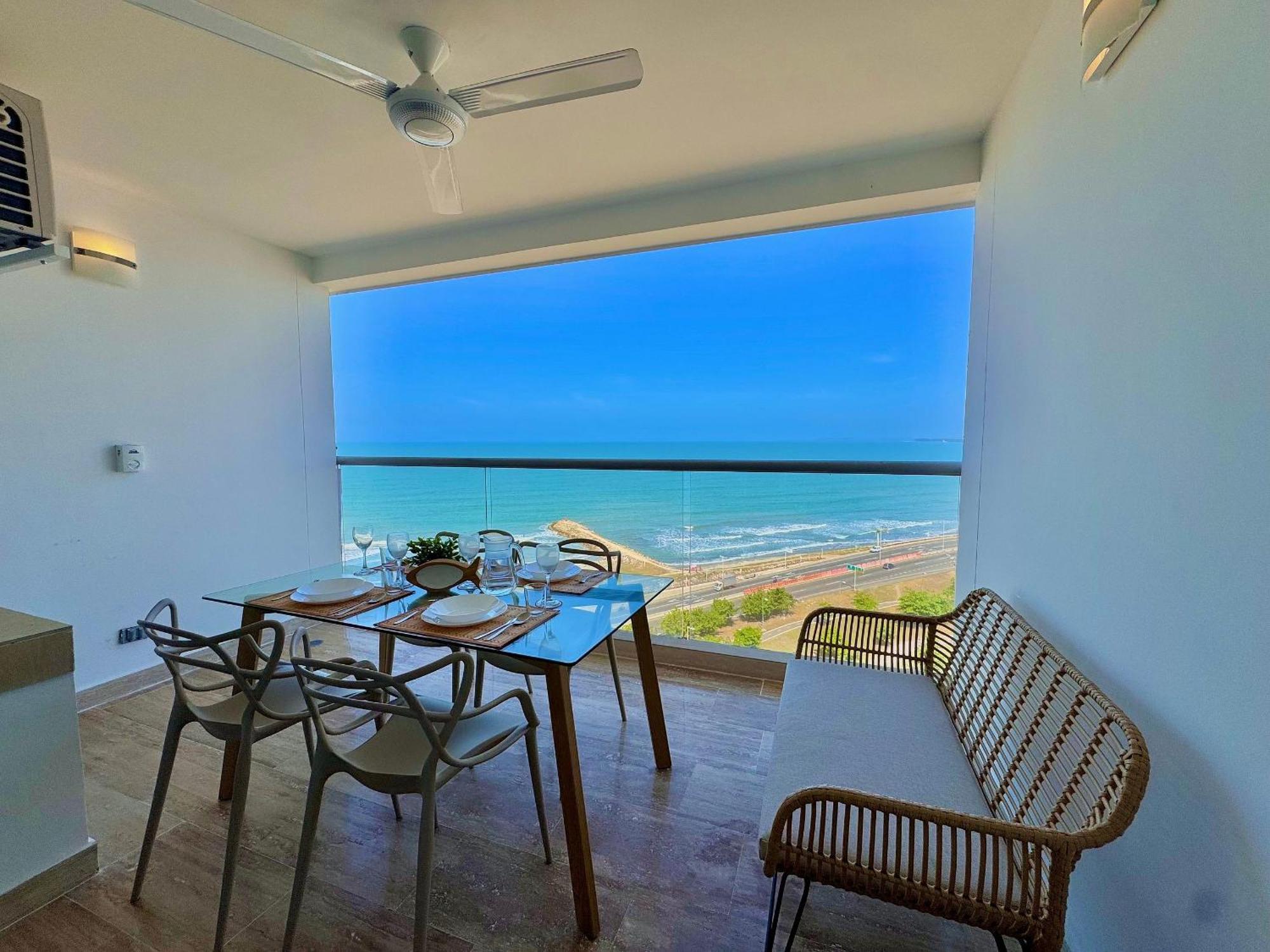 Apartamento Cb1223 En Crespo Frente Al Mar 10min Centro