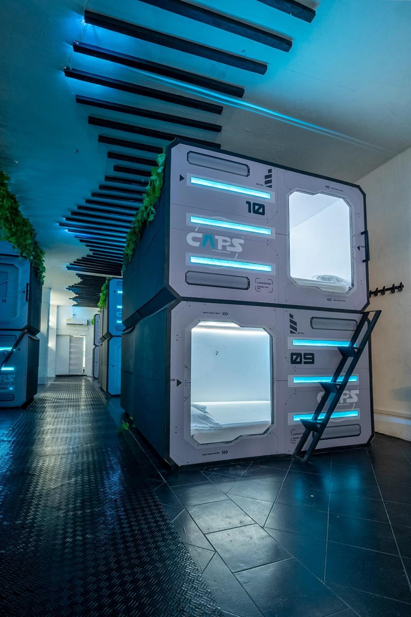 Capsule hotel Capsca *