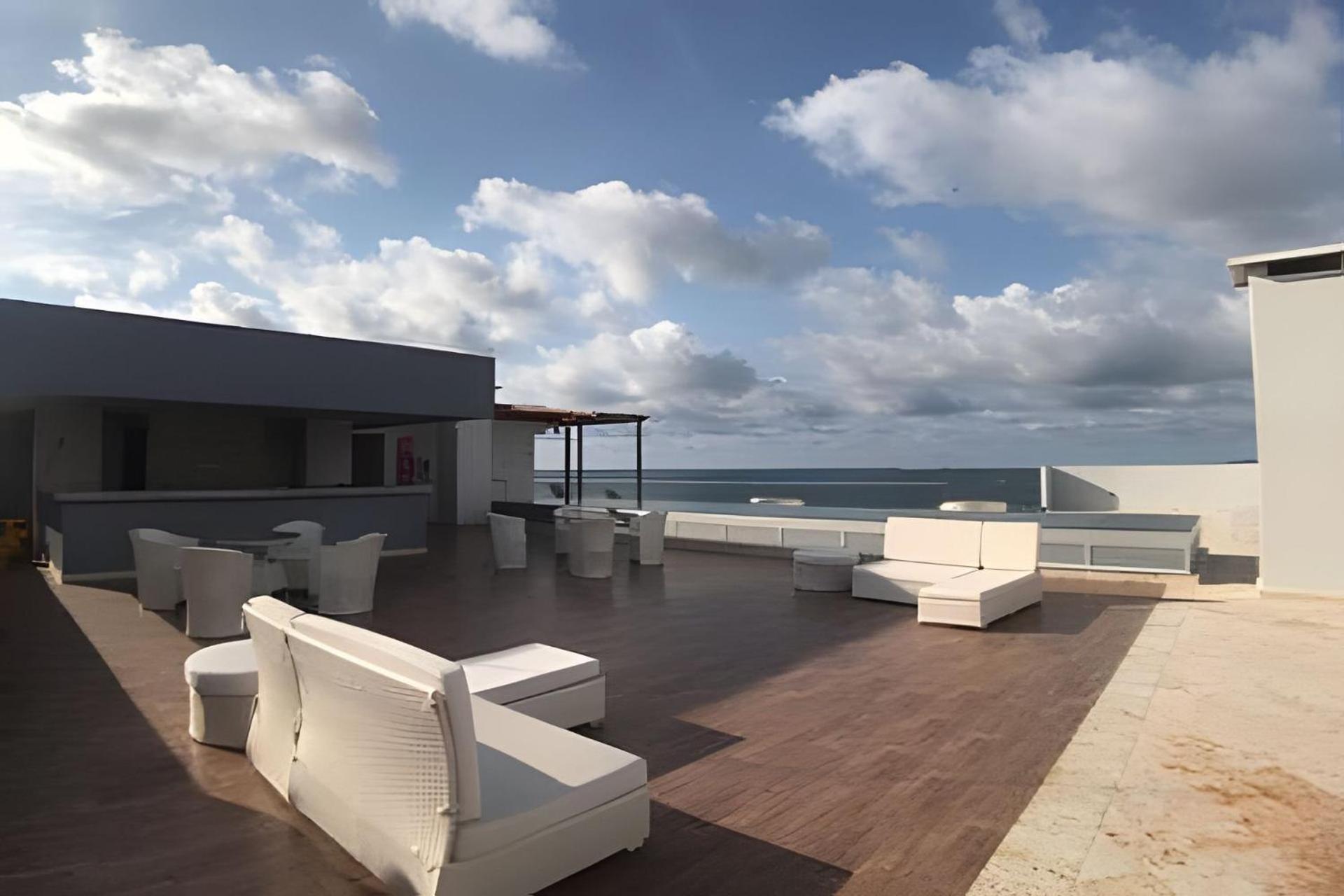 2 Vista Mar. Piscina