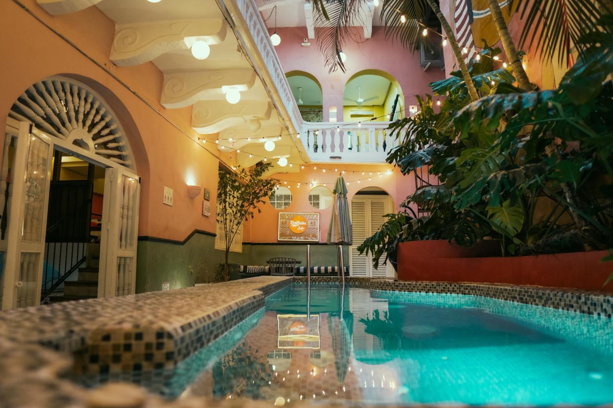 Casa Movida Hostal *