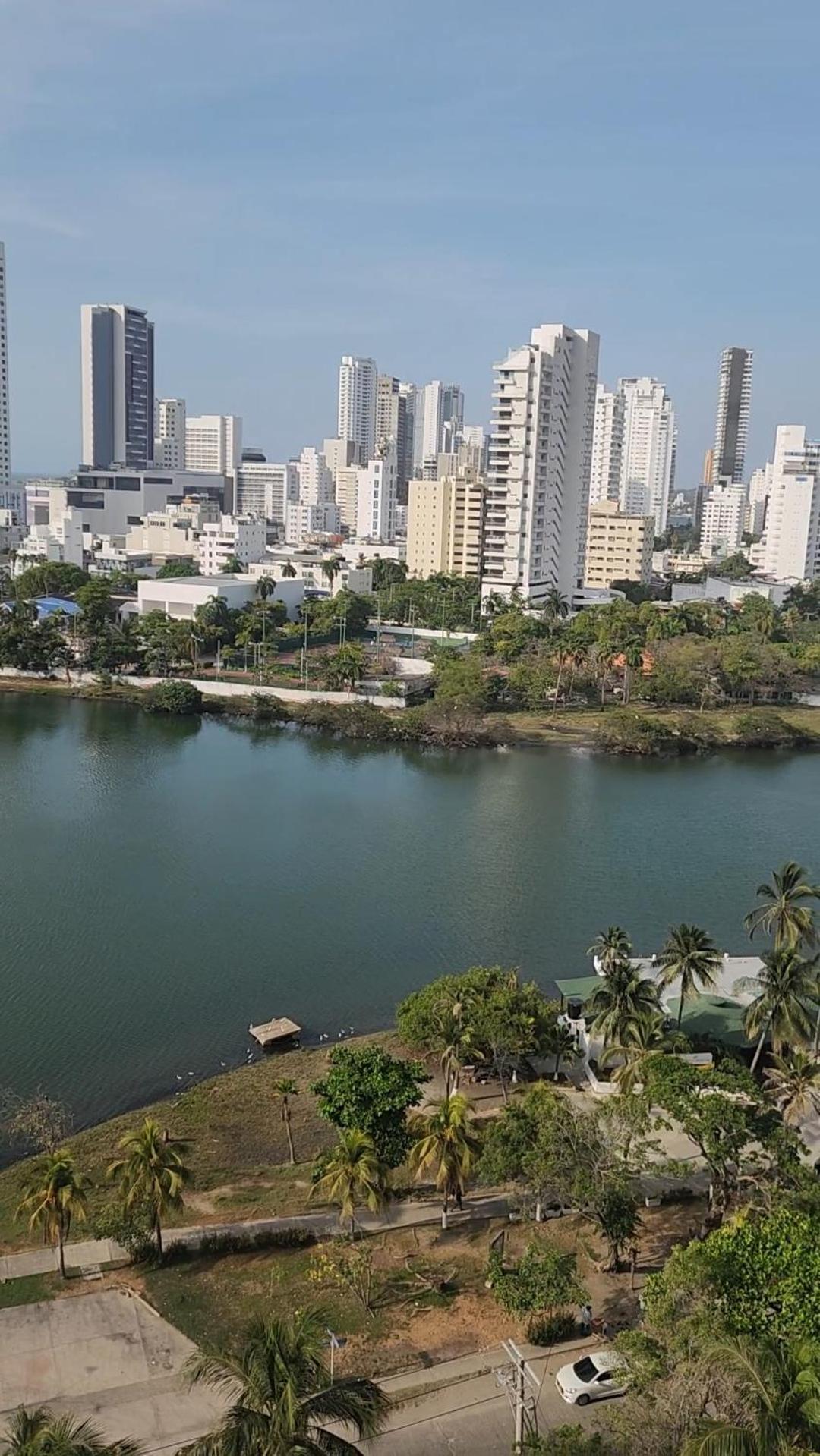 Apartamento Apto Estudio Piso 12 Frente A La Playa *