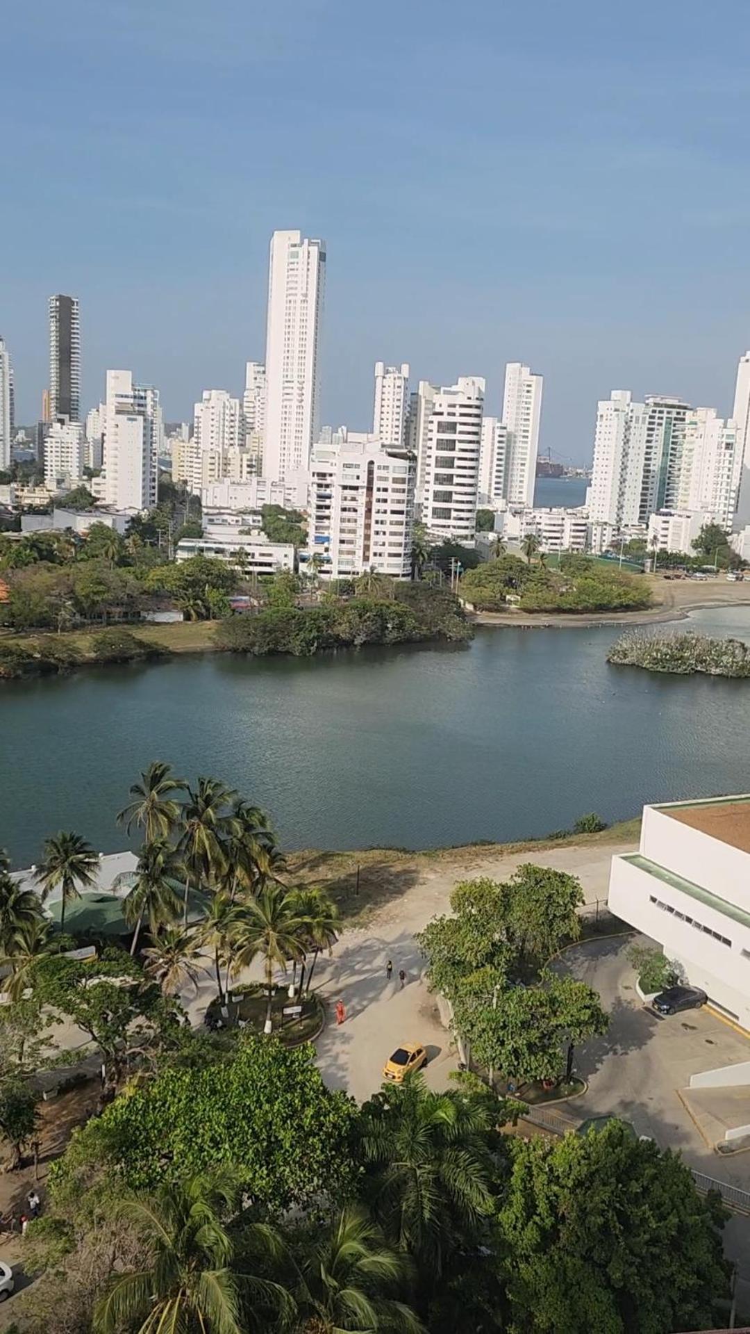 Apto Estudio Piso 12 Frente A La Playa *