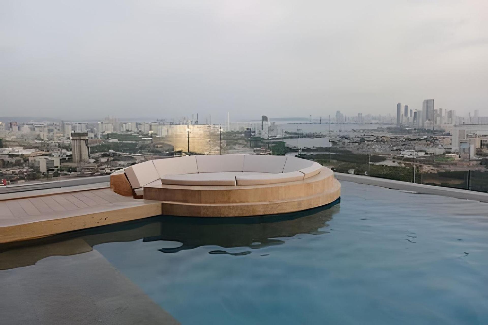 Stuning View To Walled & Beach, King Size Bed Cartagena
