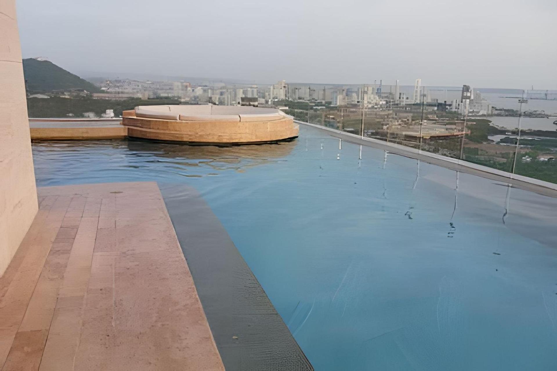 Stuning View To Walled & Beach, King Size Bed Apartamento