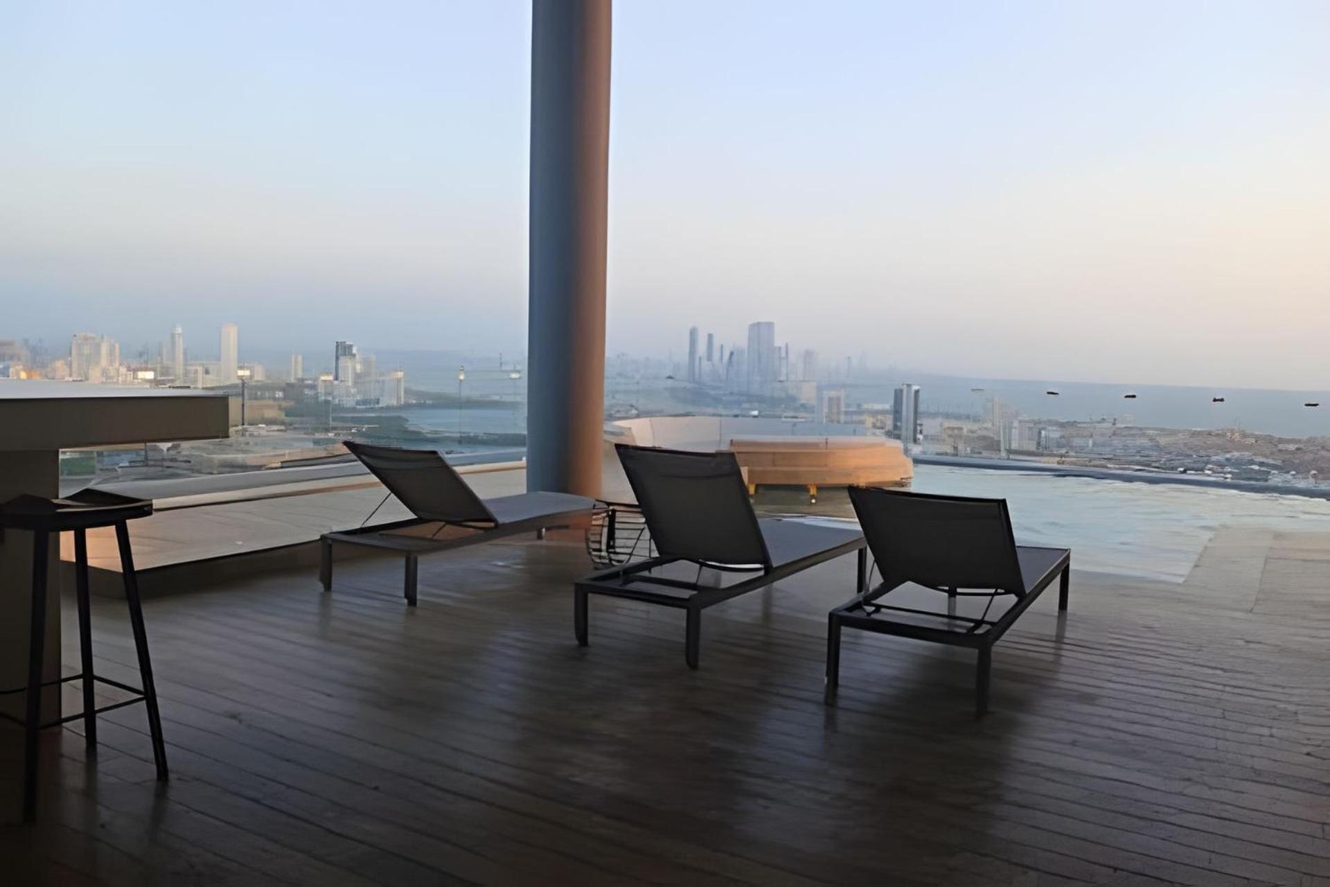 Stuning View To Walled & Beach, King Size Bed Cartagena