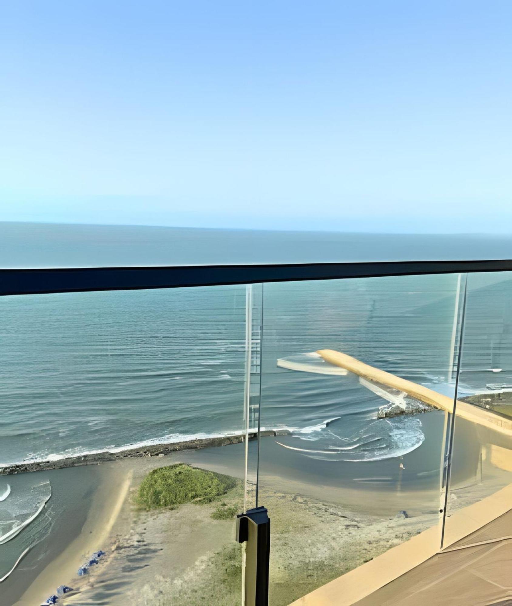 Stuning View To Walled & Beach, King Size Bed *