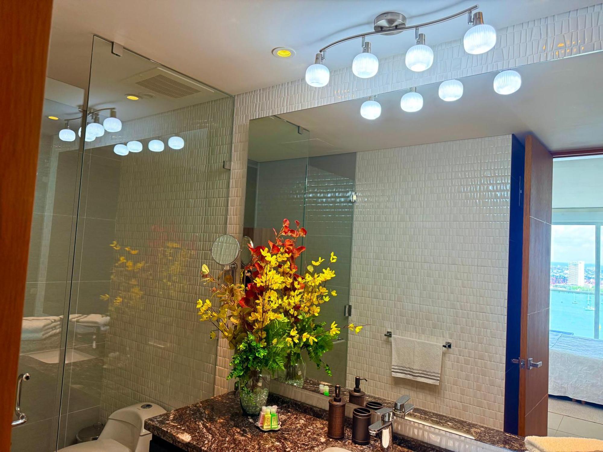Moderno 1504 Apartment *