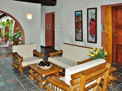 Puertas De Hotel 3*