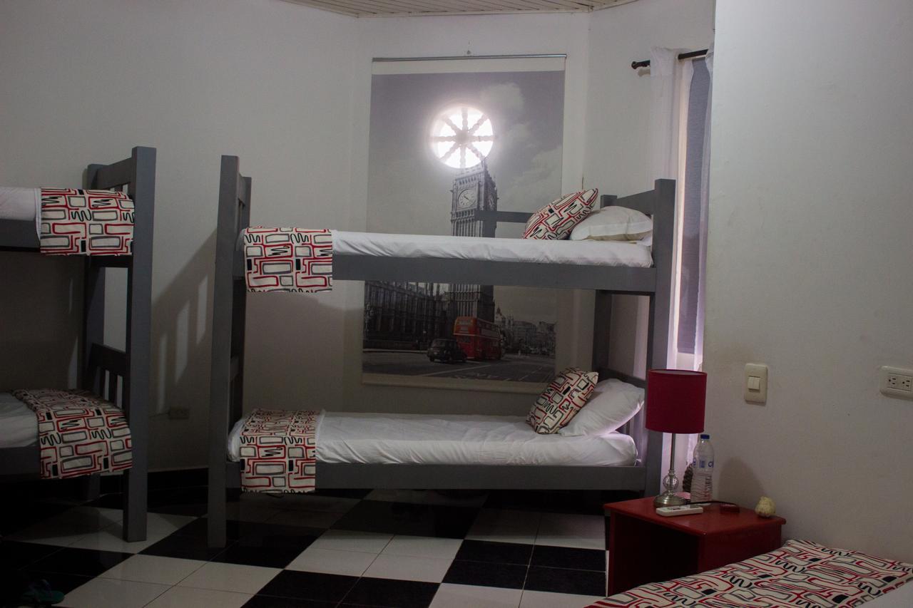 Hostel La Costena *
