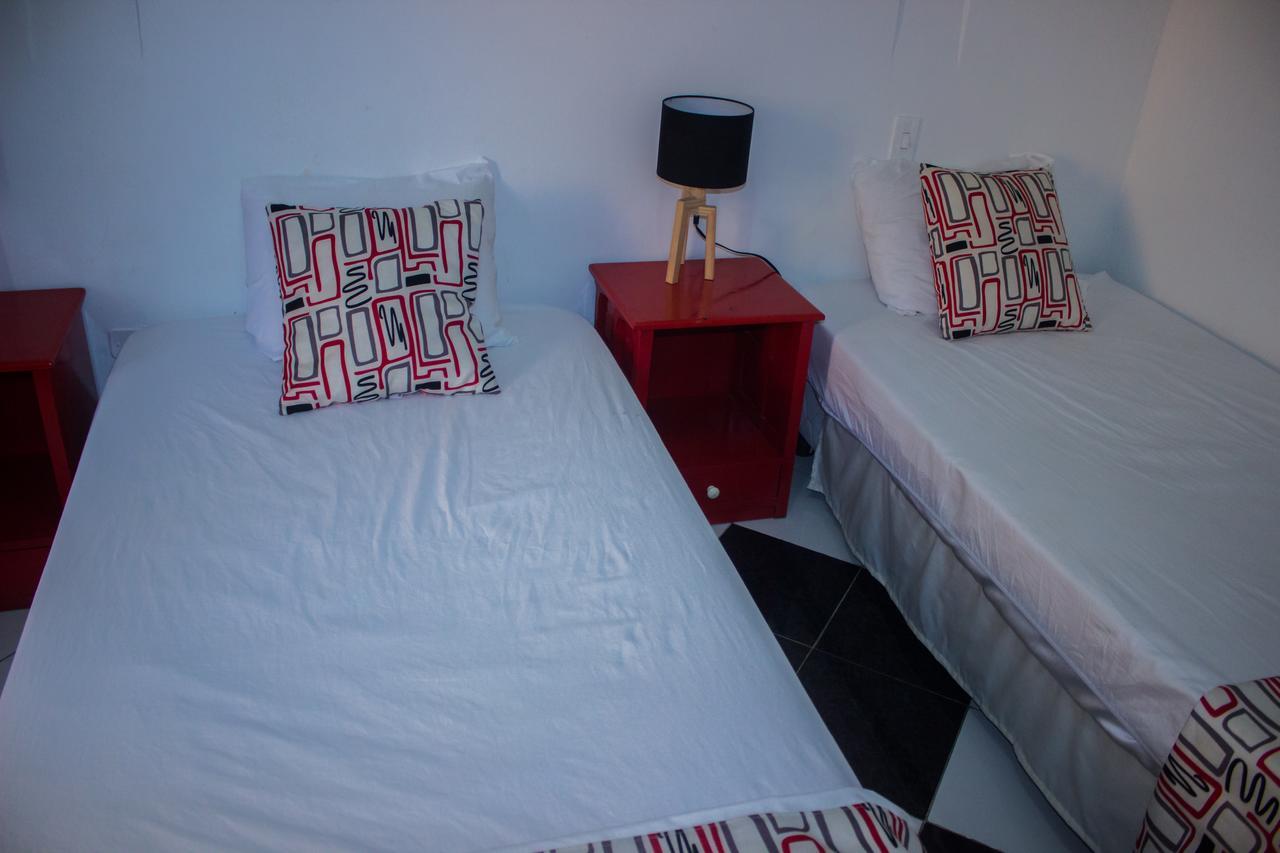 Hostel La Costena *