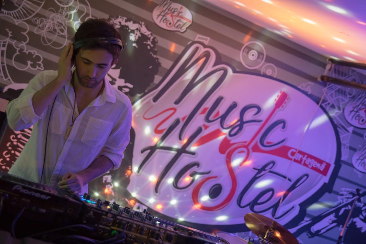 Music (adults Only) * Cartagena