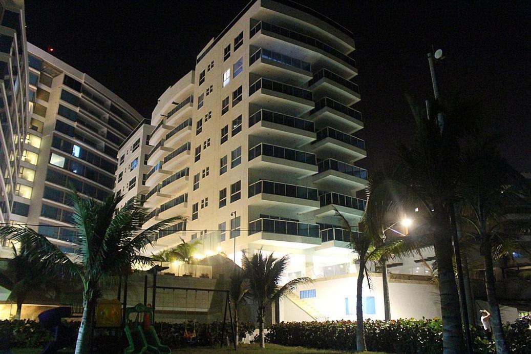 Condominio De Playa Sunshine *