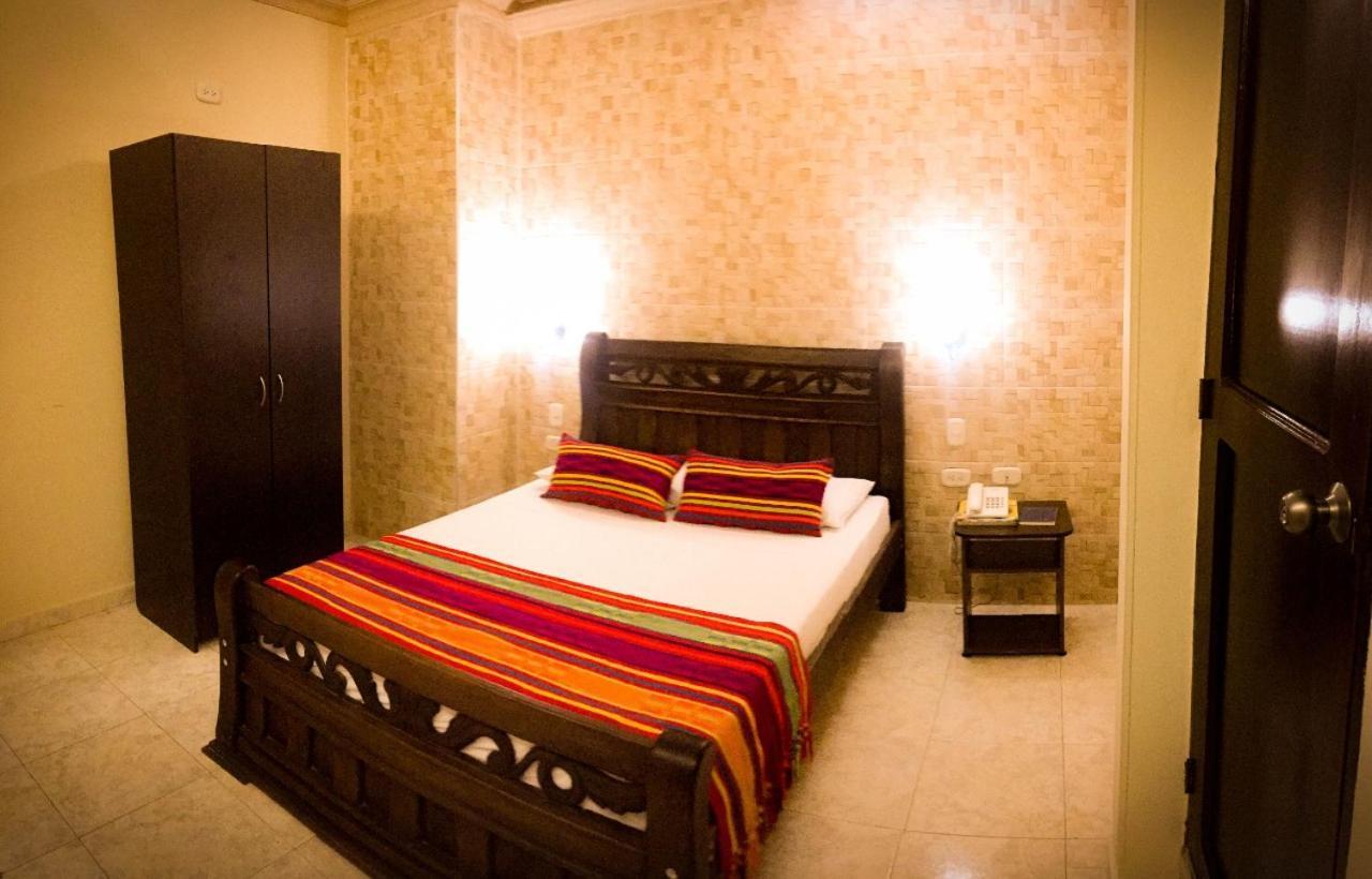 Mariand Plaza Hotel *