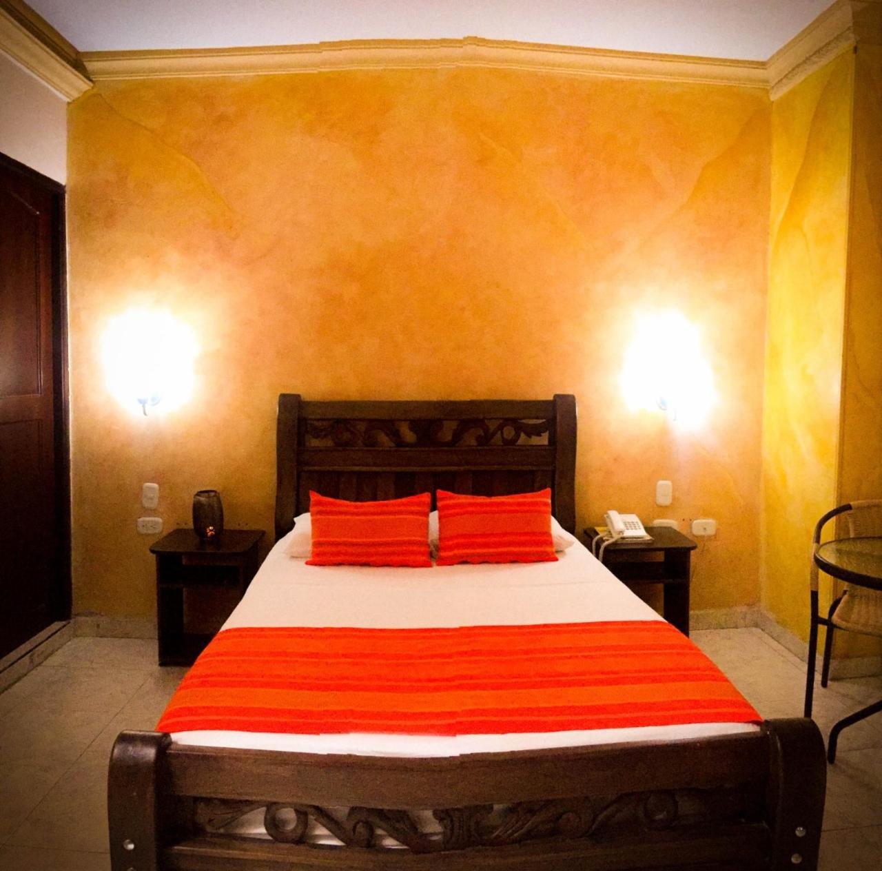 Hotel Mariand Plaza *