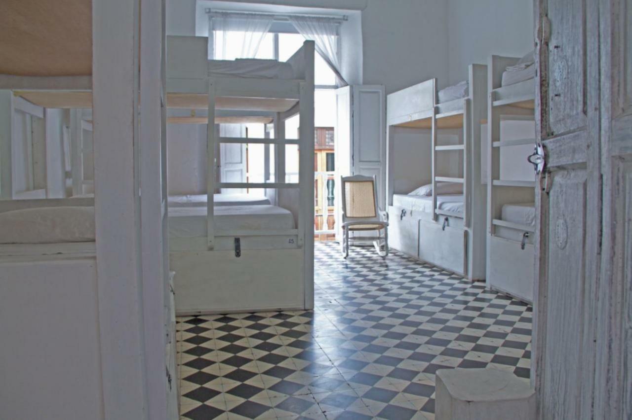 Hostal Be Lounge