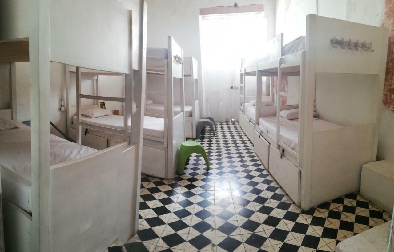 Be Lounge Hostal