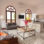 Colonial Apartments With Swimming Pool, Villa Ana Maria