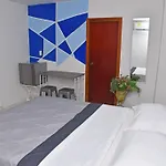 Cozy 1Br Apt Walking Distance To Airport/Beach