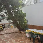 Habitaciones Privadas En El Emblematico Barrio De Manga