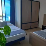 Hermoso Apartamento Frente a la playa piso 17 Conquistador, el Laguito