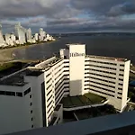Hermoso Apartamento Frente a la playa piso 17 Conquistador, el Laguito
