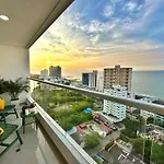 Espectacular Apartamento Piso Alto Con Excelente Vista Al Mar Y A La Ciudad Amurallada