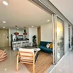 Espectacular Apartamento Piso Alto Con Excelente Vista Al Mar Y A La Ciudad Amurallada