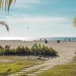 Edificio Morros 922 con acceso directo a playa 3 alcobas