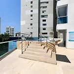 Apartamento 2 Dormitorios Laguito. Vista Mar