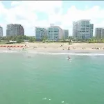 Exclusivo Edificio Con Piscina En Primera Linea De Playa
