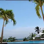 Beachfront Luxury Condo In Cartagena