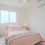 Apartamento De 3 Habitaciones En Cartagena Cerca A La Playa