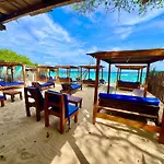 Hospedaje Frente Al Mar En Playa Baru