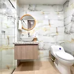 Apartasuit Cartagena Beach, Barrio Crespo Cerca Del Aeropuerto