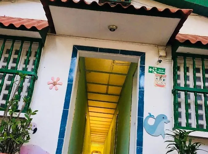 Tita\'S Airport Hotel