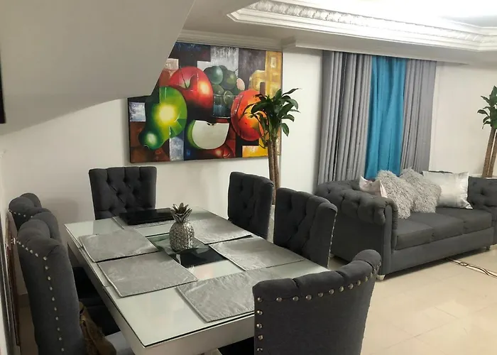 Habitaciones Privadas En El Emblematico Barrio De Manga