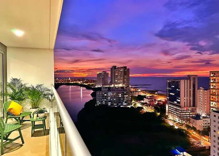 Espectacular Apartamento Piso Alto Con Excelente Vista Al Mar Y A La Ciudad Amurallada
