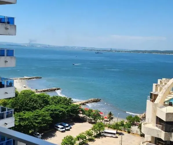 Apartamentos Con Vista Al Mar En El Laguito