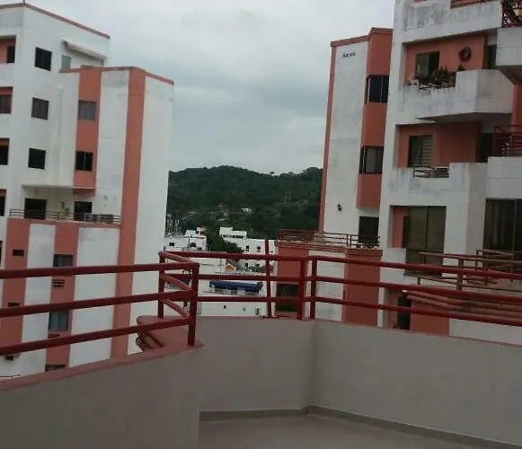 Conjunto Residencial Laguna De San Lazaro