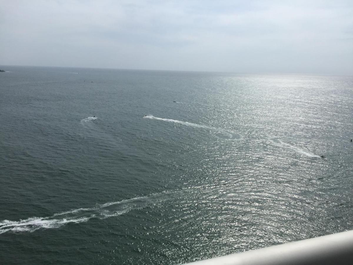 Frente Al Mar