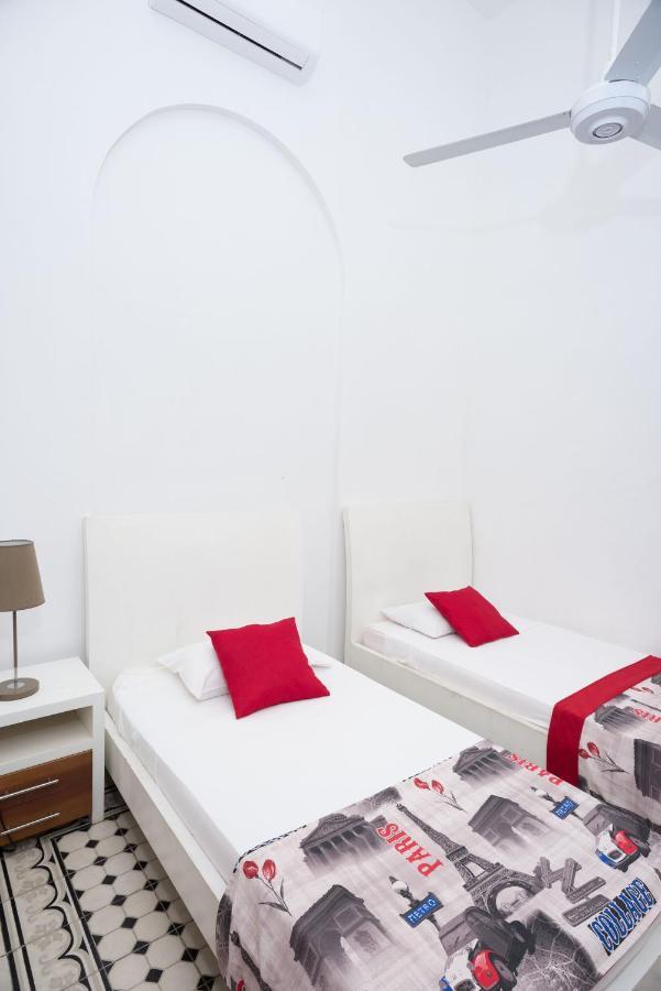 Colonial With Swimming Pool Ana Maria Apartamento