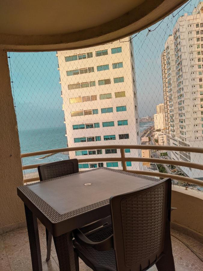 Frente A La Playa . En, Sp, It. * Cartagena