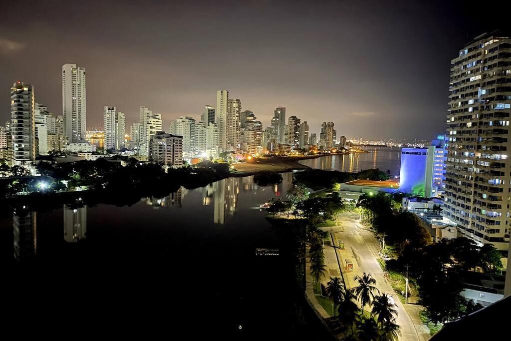 Apartamento Amazing 3br Penthouse, Full Kitchen, Pool, Bar, Dedicated Workspace Cartagena