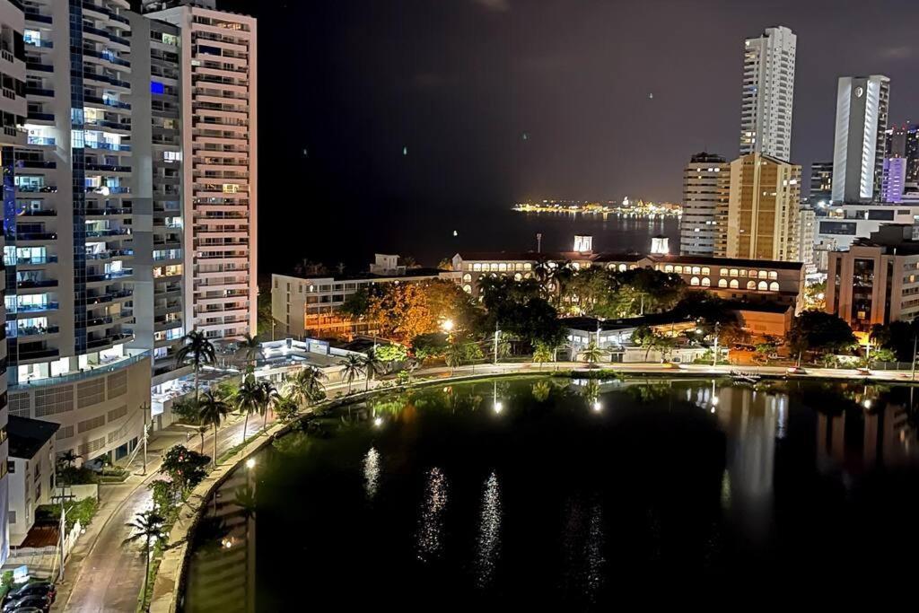 Apartamento Amazing 3br Penthouse, Full Kitchen, Pool, Bar, Dedicated Workspace *